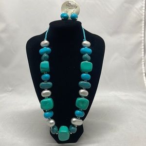 Vibrant chunky necklace with matching earrings